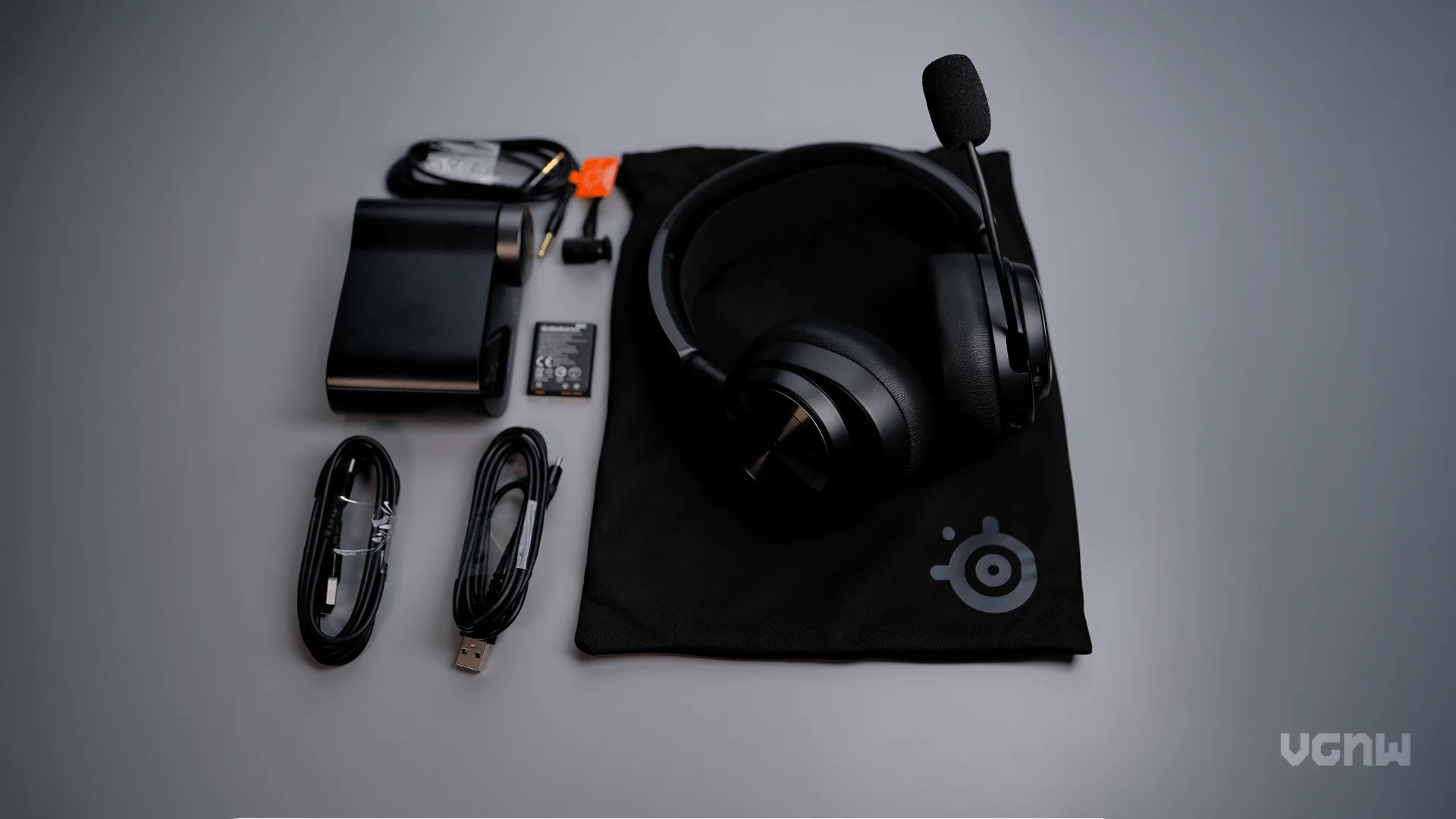 steelseries-arctis-nova-pro-wireless-2.webp